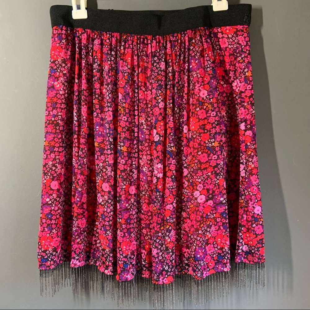 🌟3/$15! NWT Tahari Floral Skirt with Beaded Bottom